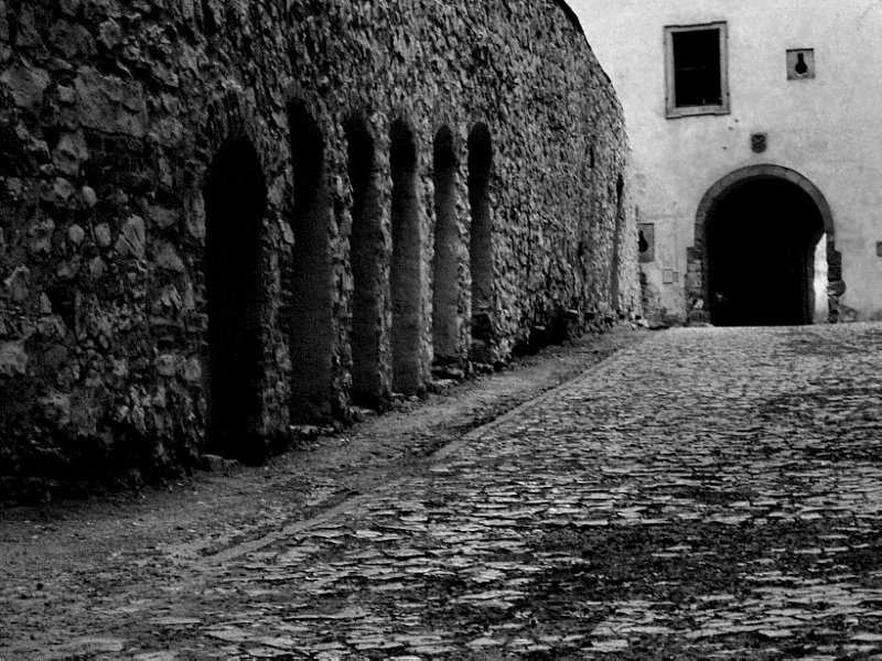 Wejście do Klasztoru Benedyktynów w Tyńcu