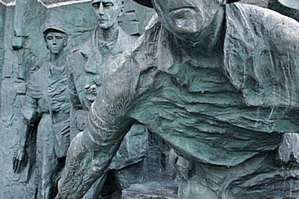 Spojrzeć w oczy historii