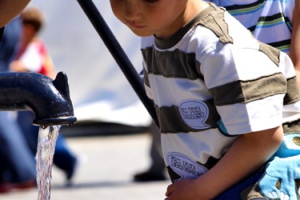 W upalne lato pić się chce