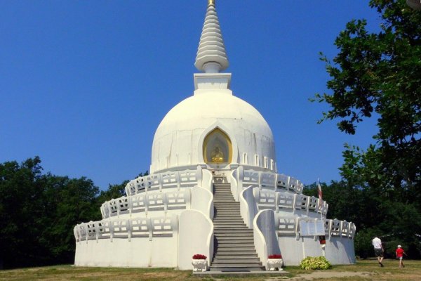 ....stupa buddyjska ...