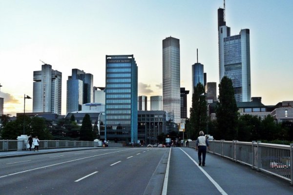 ....Frankfurt nad Menem..