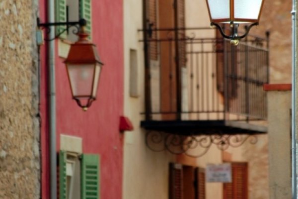 pomiędzy latarniami...