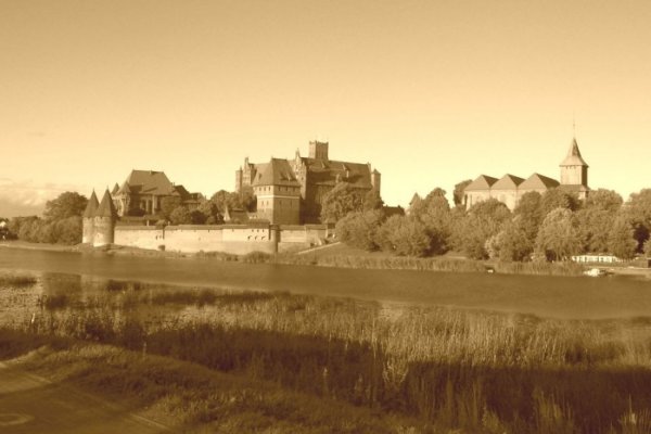 Zamek w całej okazałości (sepia)...