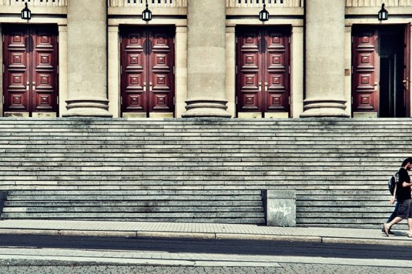 teatr wielki- drzwi otwarte