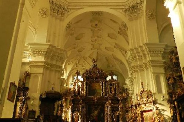 KOŚCIÓŁ W SIERAKOWIE -OŁTARZ GŁÓWNY?(PERŁA WŚRÓD ZABYTKÓW)