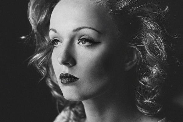 ..z twarzą  Marylin Monroe