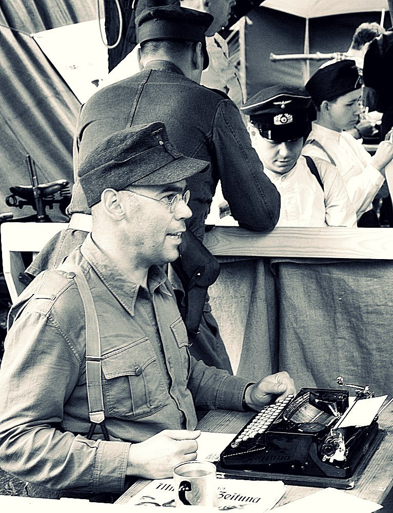 Wir informieren Sie, dass Ihr Sohn Helmut getötet wurde ...