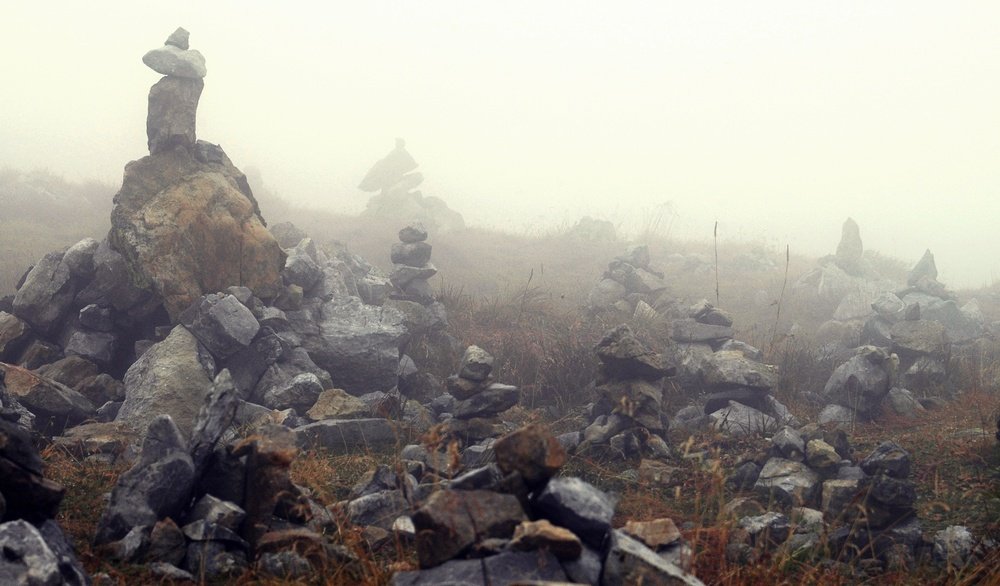 Kamień na kamieniu, na kamieniu kamień a pod tym kamieniem, jeszcze jeden kamień