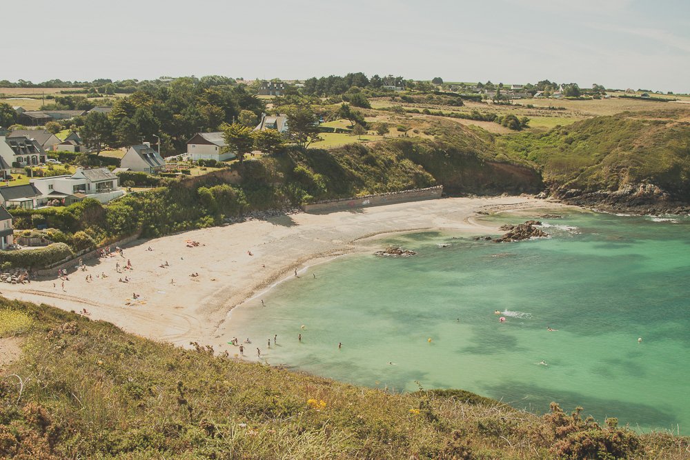 Na jednej z dzikich plaż...