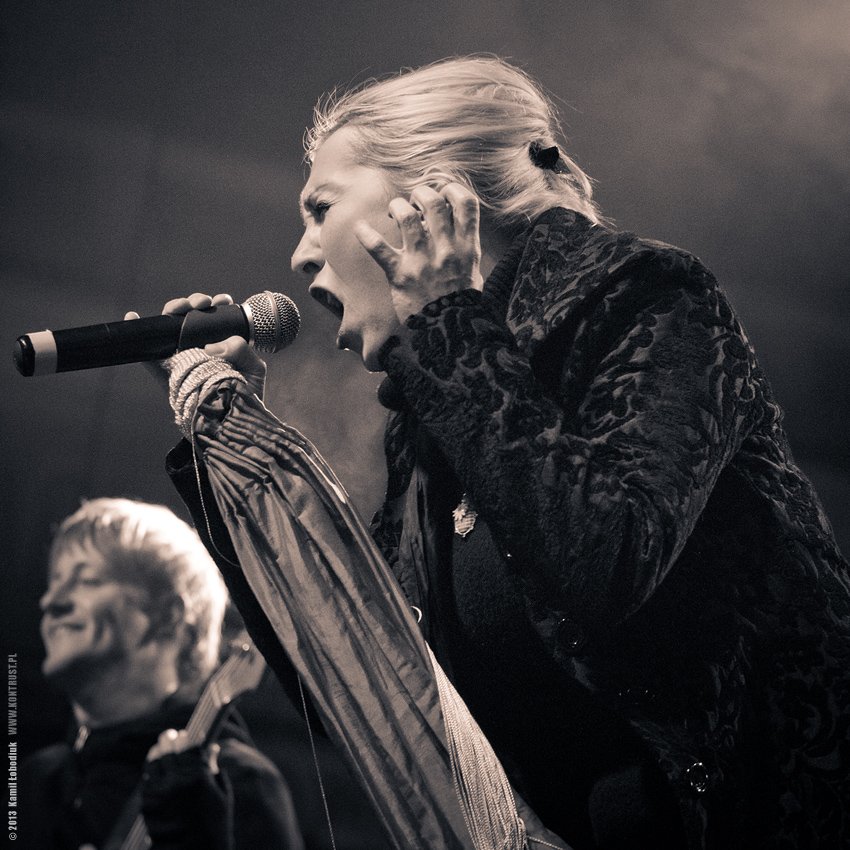 Agata (Kontrust Live @ WOSP Bialystok 13.01.2013)