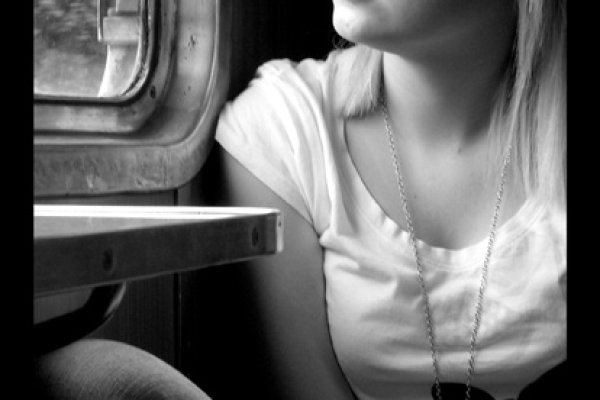 mówi, że brzydko wychodzi na zdjęciach.