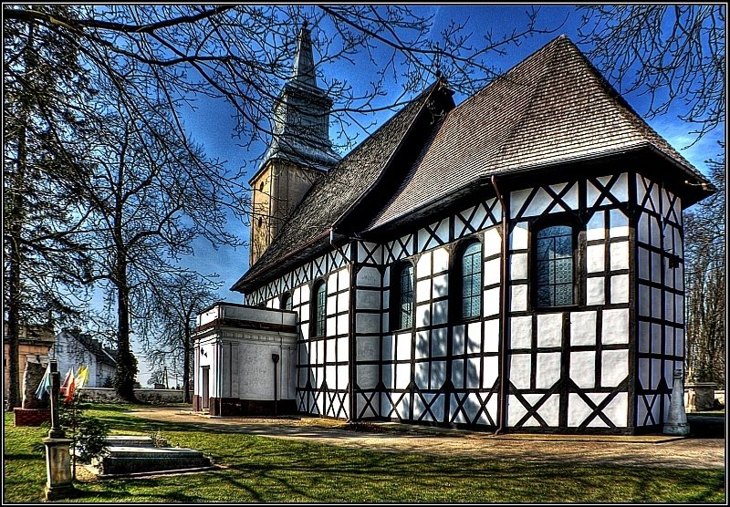 Kościół w Oporowie / WLKP