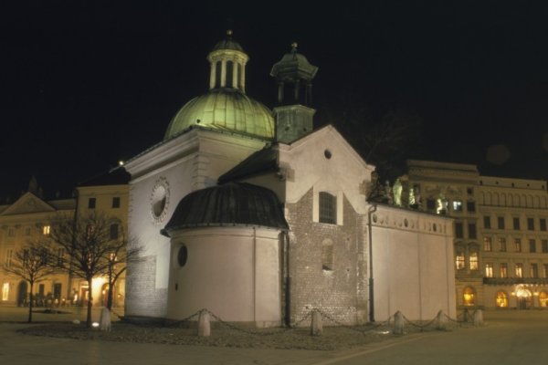 noc w Krakowie-2002