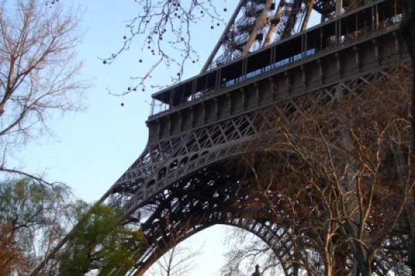 Wieża Eiffla.