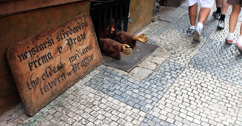 w swoją stronę ...